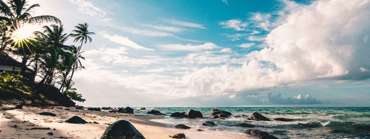 <strong>Anjuna v/s Vagator | Goa Guide</strong> 1 <strong>Anjuna v/s Vagator | Goa Guide</strong> pexels fabian wiktor 994605 scaled 09e423d0